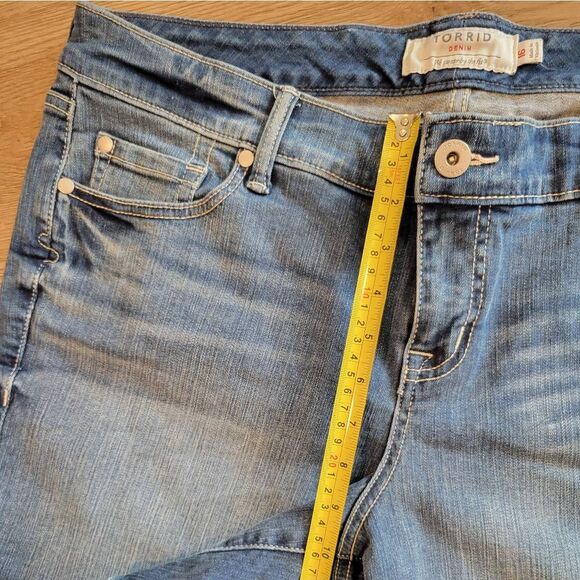 Torrid jean shorts denim size 16 stretchy womens - Picture 7 of 8